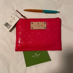 Kate Spade Mini Pouch: Emerald Avenue Cherry (641)